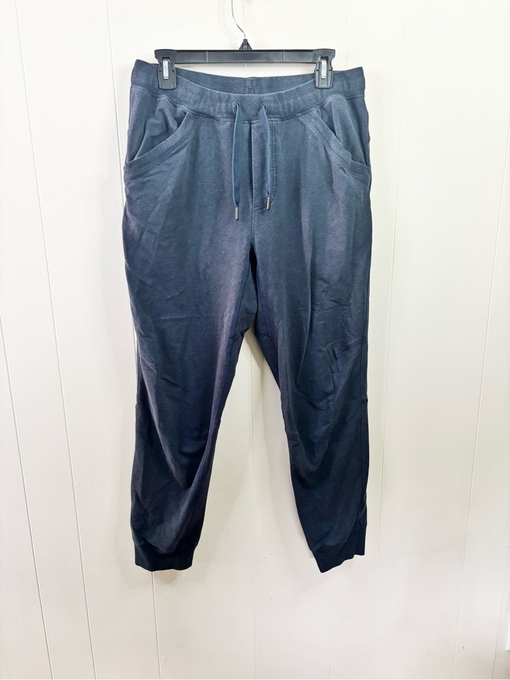 Lululemon blue stretch jogger sweatpants size L men’s pockets